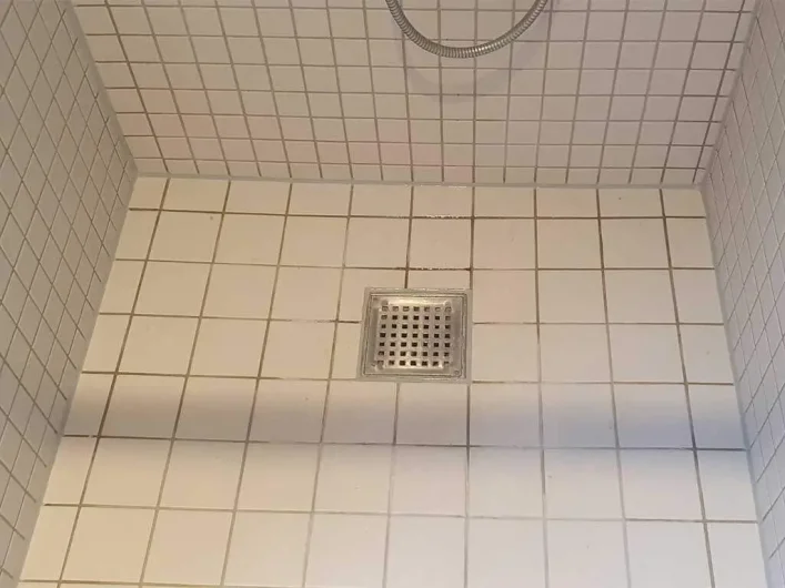 Fugning af bruseniche